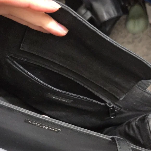 Classic Kate Spade "Sam" Shoulder Bag - Picture 4 of 4